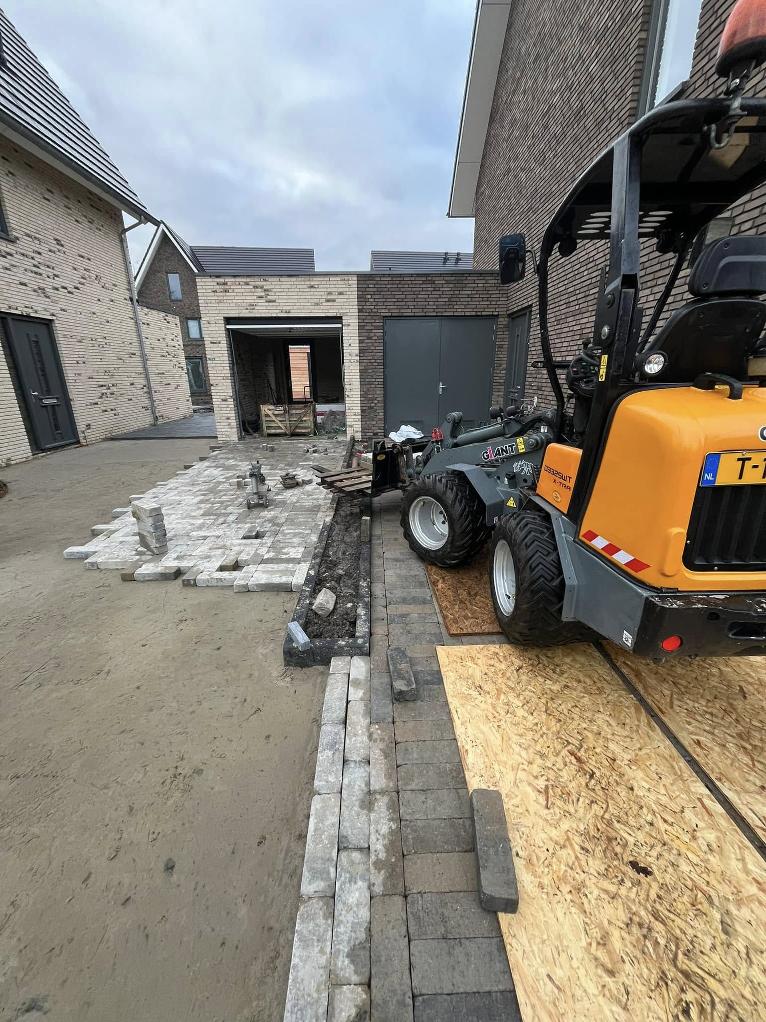 482056666 624087453856556 8257813141091024390 N